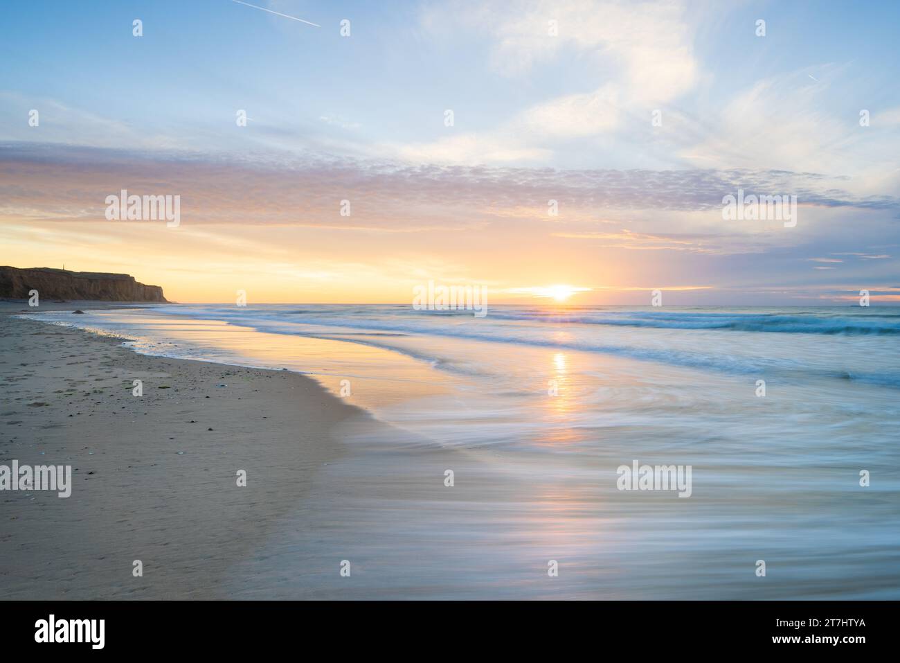 Coucher de soleil sur une plage de la Côte d'Opale. Frankreich, automne Stockfoto