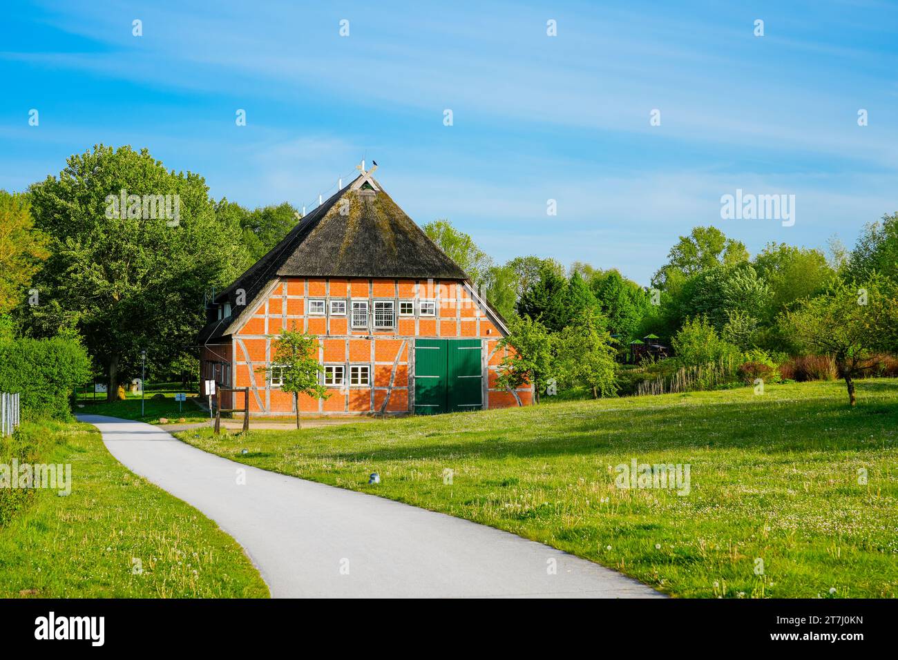 Alte Scheune in Wismar. Historisches Fachwerkhaus. Stockfoto Alte Scheune in Wismar. Historisches Fachwerkhaus. Stockfoto