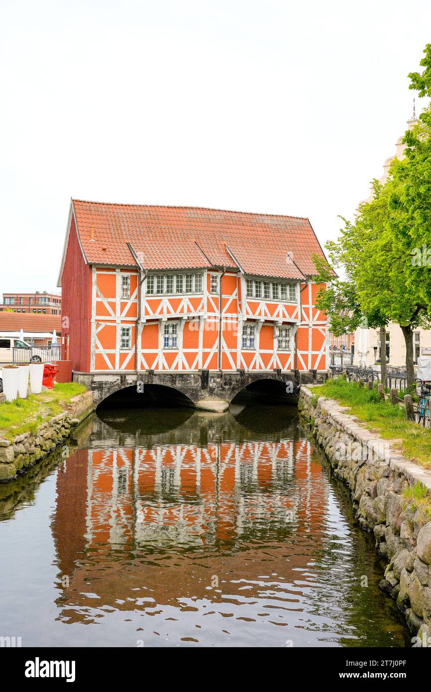 Tresor in Wismar. Altes historisches Gebäude der Stadt. Fachwerkhaus. Stockfoto