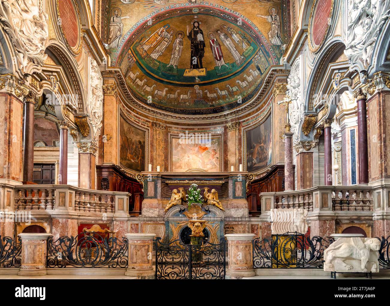 Altar der Kirche San Marco Evangelista al Campidoglio, Rom, Italien Stockfoto