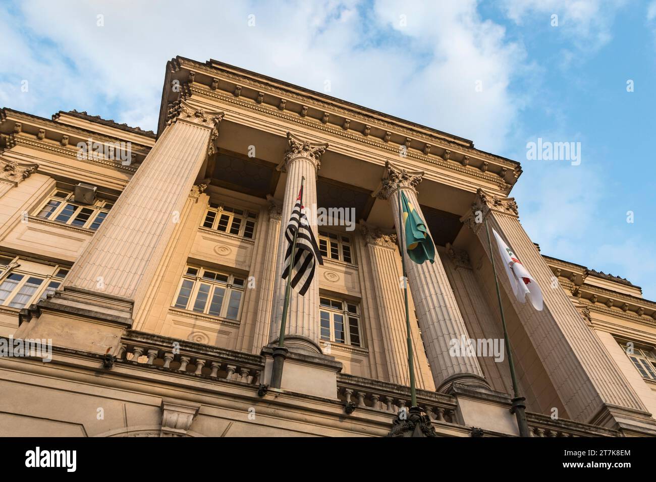 Stadt Santos, Brasilien. José-Bonifácio-Palast, Sitz des Rathauses von Santos auf dem Platz Visconde de Mauá in der Innenstadt. Stockfoto