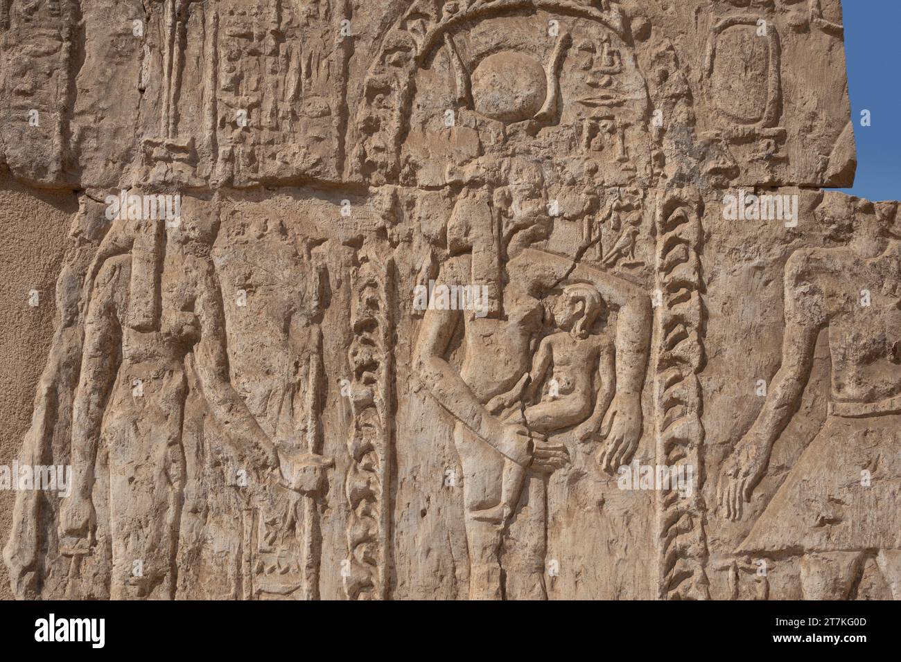 Nahaufnahme der Göttin Repyt und Dekoration im Ptolemäischen Tempel von Athribis, auch bekannt als Wanina, in der Nähe von Akhmim, Gouvernement von Sohag, Mittleres Ägypten Stockfoto