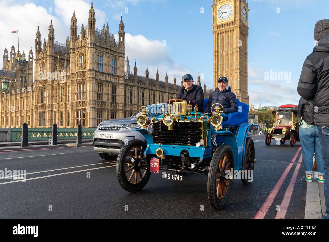 1900 Bardon Oldtimer, die an der Rennstrecke London nach Brighton teilnahmen, Oldtimer-Veranstaltung durch Westminster, London, Großbritannien Stockfoto