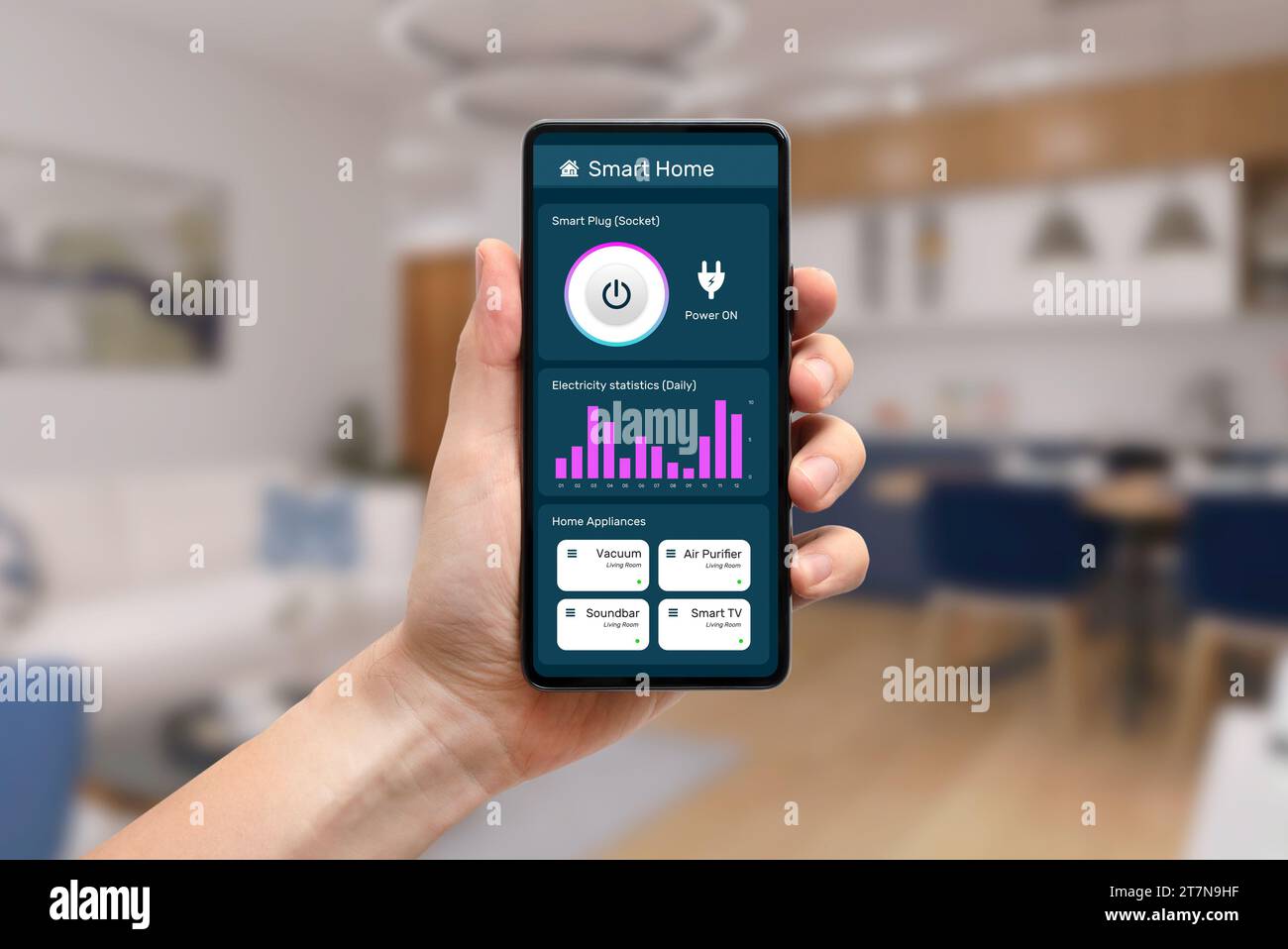 Smart Home App mit Energieeffizienzmonitor. Intelligente Plug-Überwachung Stockfoto