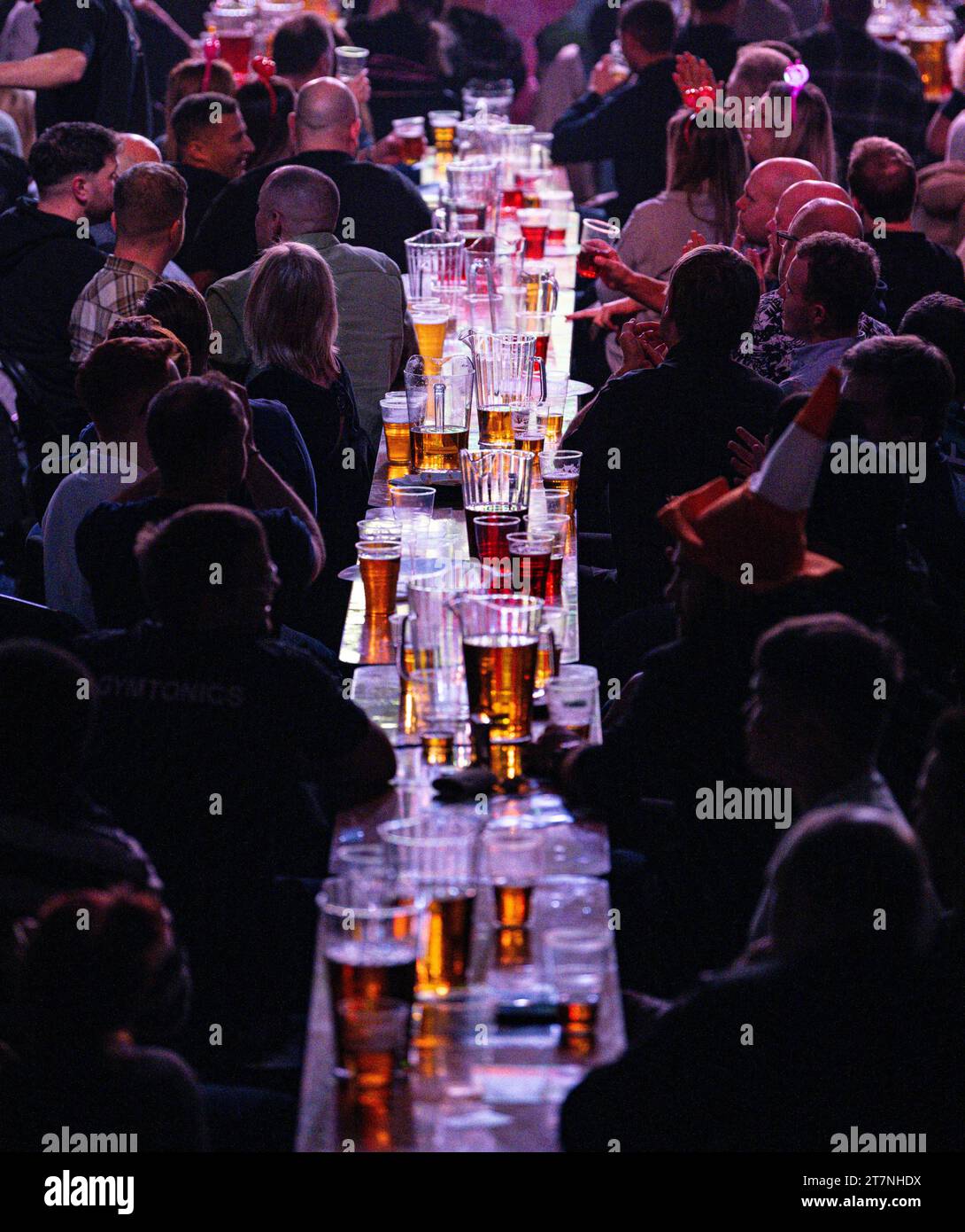 WV Active, Aldersley, Wolverhampton, Großbritannien. November 2023. 2023 PDC Grand Slam of Darts, 6. Tag; Tische mit Erfrischungsgutschein: Action Plus Sports/Alamy Live News Stockfoto