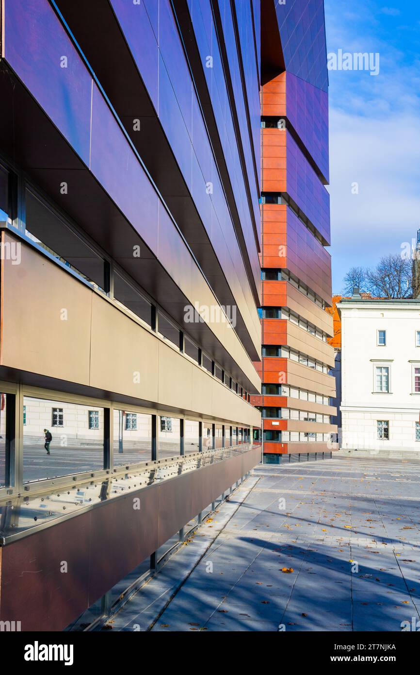 Wrocław, Polen - 16.11.2023: Das nationale Musikforum ist ein großer Konzertsaal, in dem bedeutende Ensembles und Festivals in der Stadt stattfinden Stockfoto