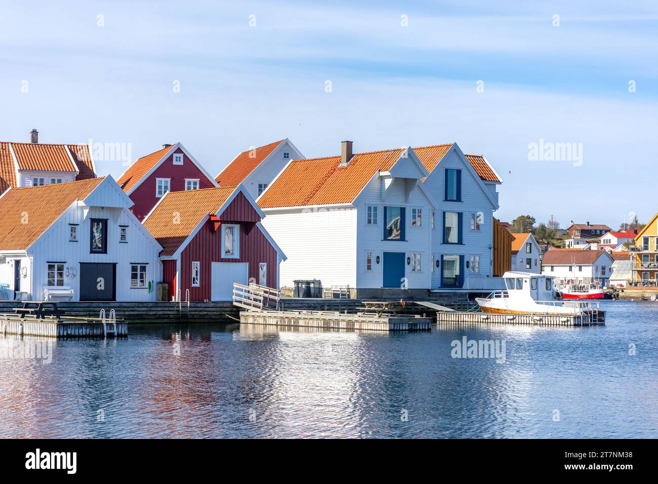 Traditionelle Holzhäuser am Wasser, Skudeneshavn, Insel Karmøy, Komitat Rogaland, Norwegen Stockfoto
