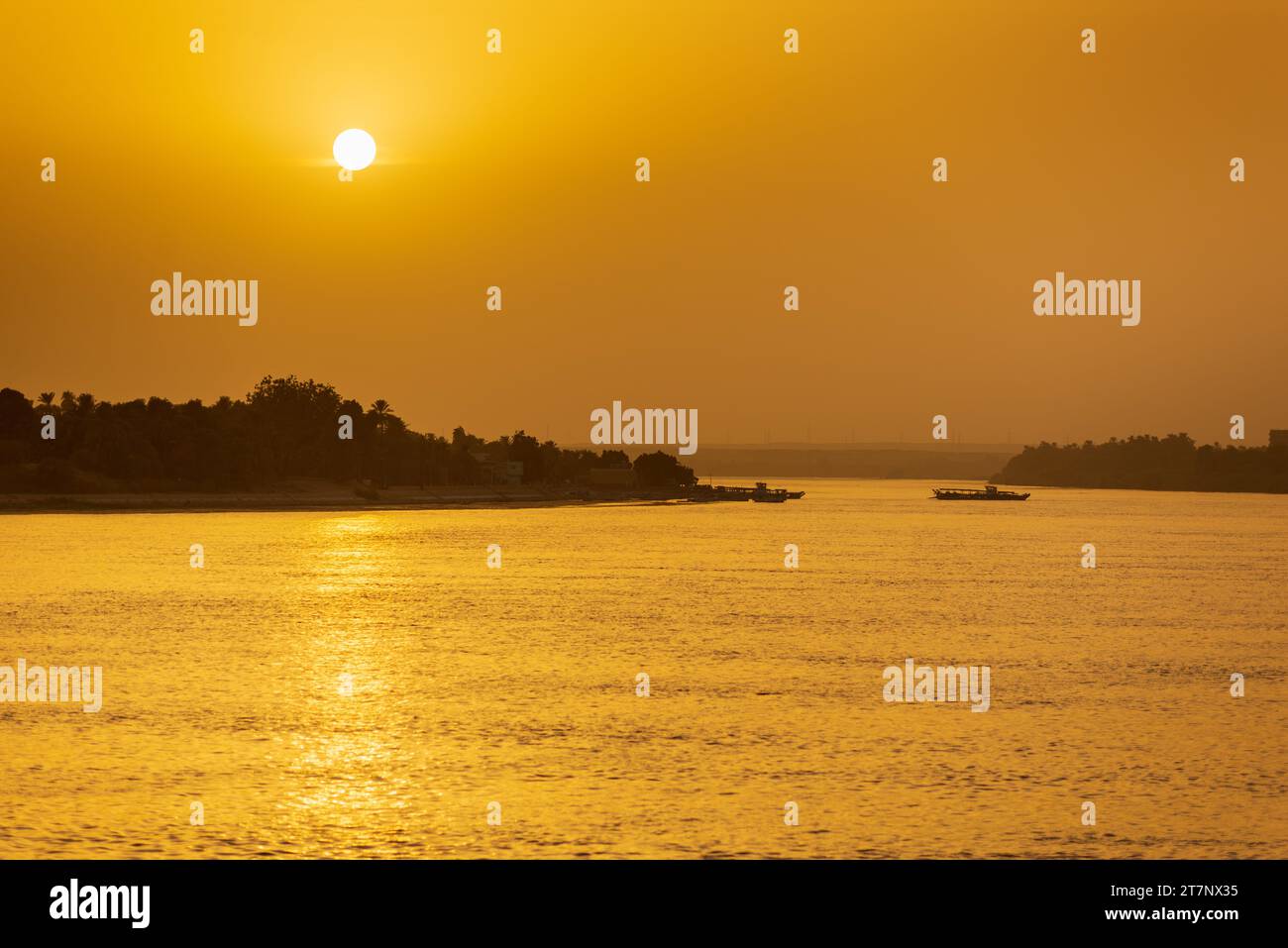 Sonnenuntergang über dem Nil Stockfoto