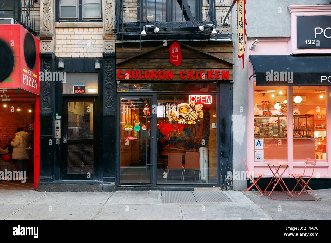 Kessel Chicken 道口, 190 Bleecker St. New York, NYC, Ladenfoto eines Daokou-Restaurants mit gebratenem Huhn in Manhattan's Greenwich Village. Stockfoto