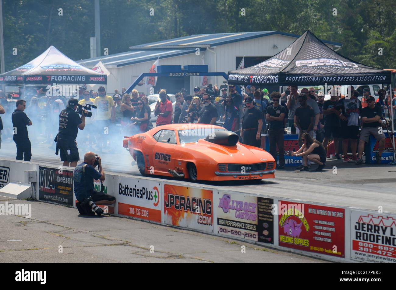 Muscle Cars fahren auf dem Maryland International Raceway in Mechanicsville Stockfoto