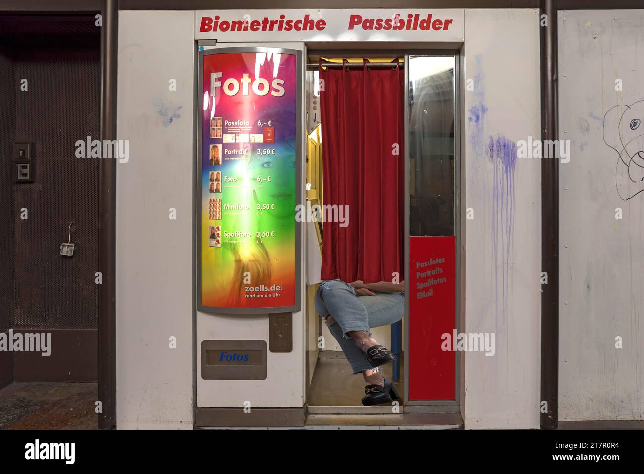 öffentliche fotomaschine -Fotos und -Bildmaterial in hoher Auflösung – Alamy
