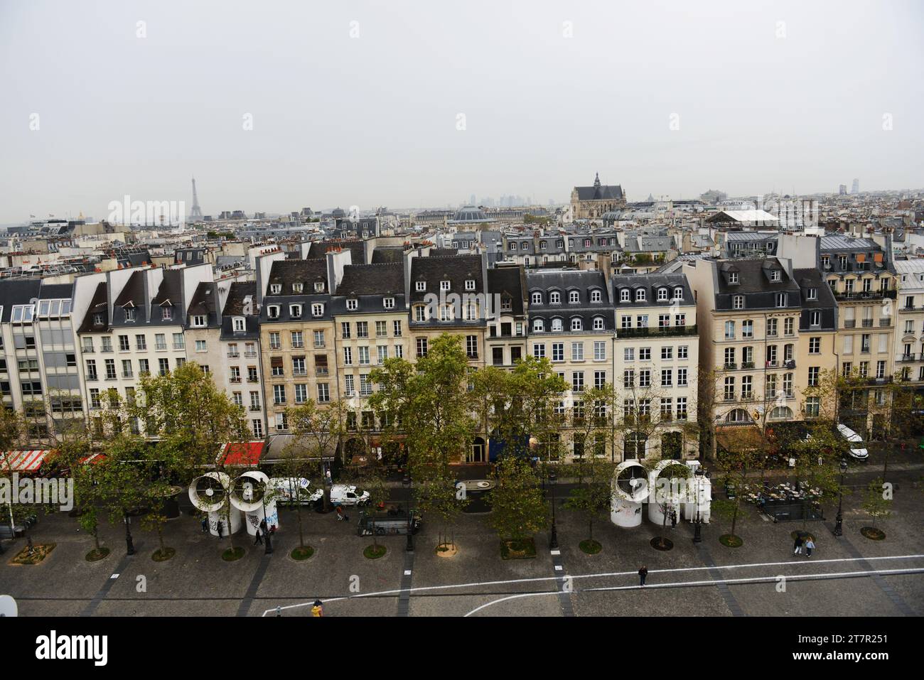 Place georges pompidou aus dem Zentrum von Pompidou in Paris, Frankreich. Stockfoto