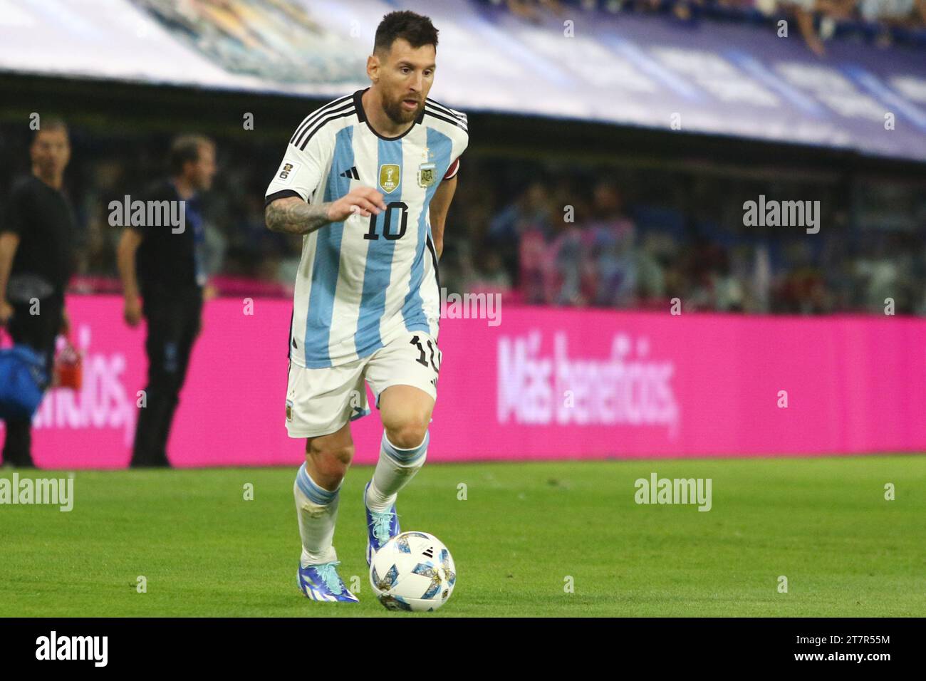 Buenos Aires, Argentinien. November 2023. Lionel Messi aus Argentinien während des Qualifikationsspiels zur Weltmeisterschaft 2026 im La Bombonera Stadion ( Credit: Néstor J. Beremblum/Alamy Live News) Stockfoto