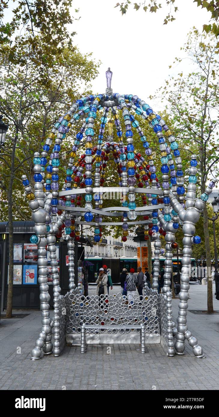 Palais Royal - U-Bahn-Station Musée du Louvre in Paris, Frankreich. Stockfoto