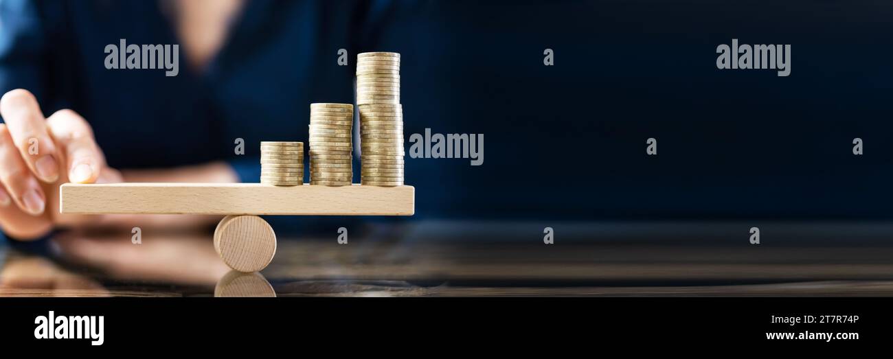 Finanzsaldo suchen: Skalierung des Geldwerts, des Budgets und der Bank Stockfoto