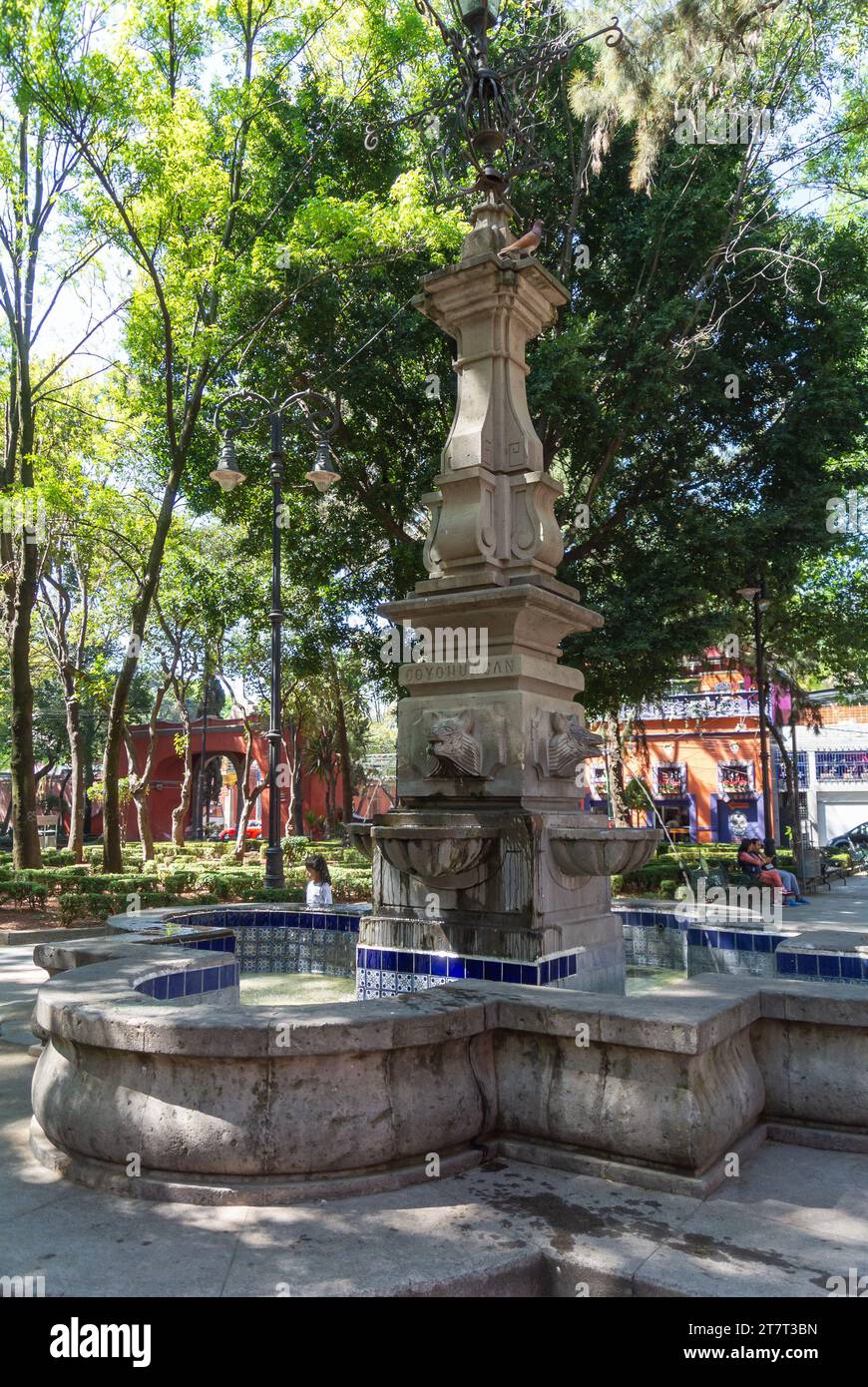 Mexiko-Stadt, CDMX, Mexiko, Ein Brunnen am Jardín Centenario im Stadtteil Coyoacan von Mexiko-Stadt, nur Editorial. Stockfoto