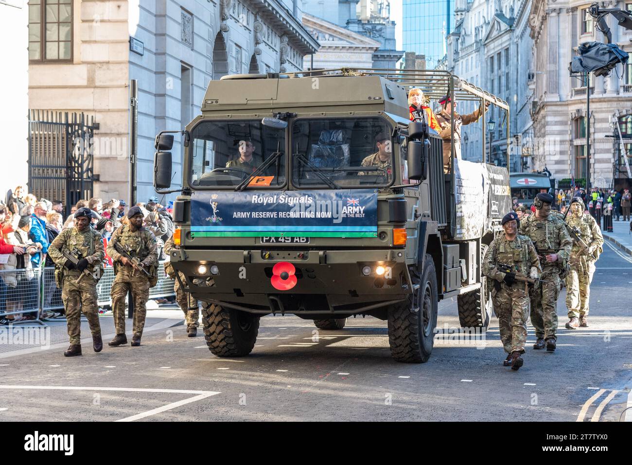 Royal Signals of British Army Reserve bei der Lord Mayor's Show Prozession 2023 in Geflügel in der City of London, UK Stockfoto