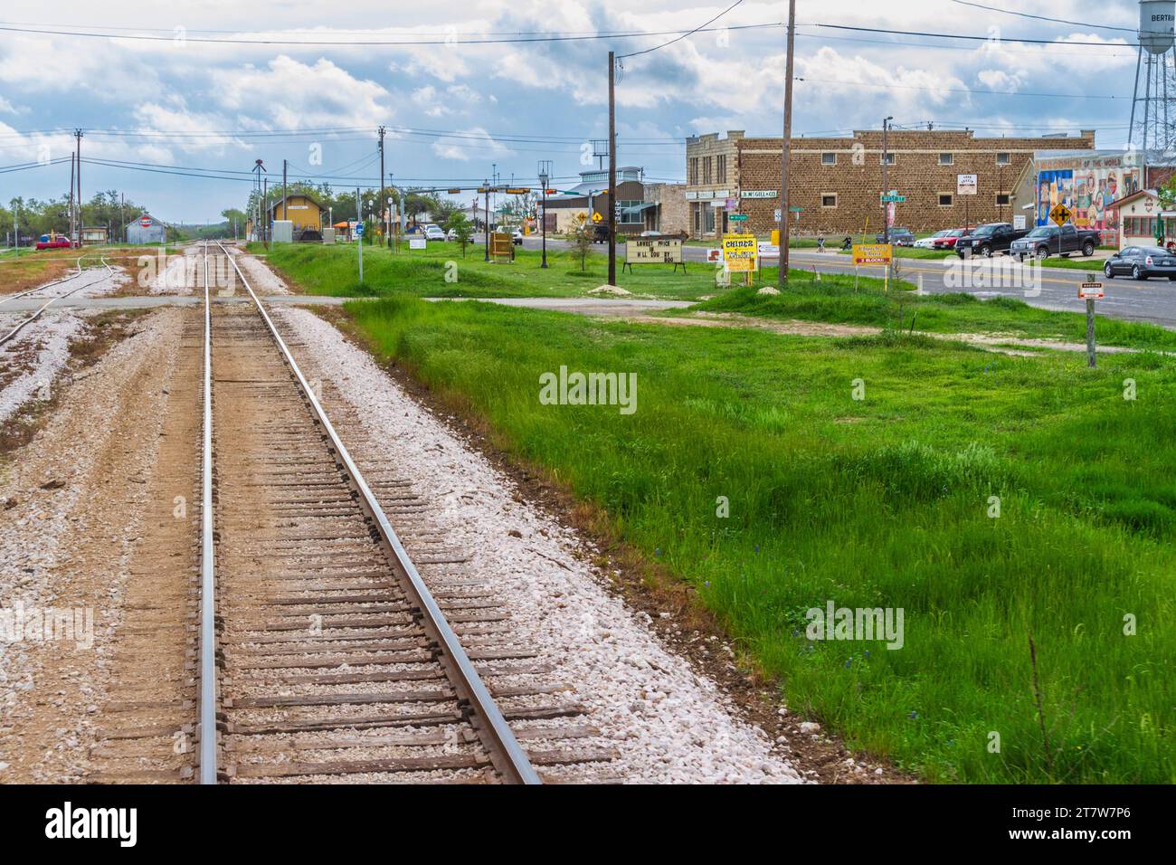 Bertram, Texas, von der Hill Country Flyer Train-Fahrt aus gesehen, als sie durch diese kleine Stadt im Zentrum von Texas fuhr. Stockfoto