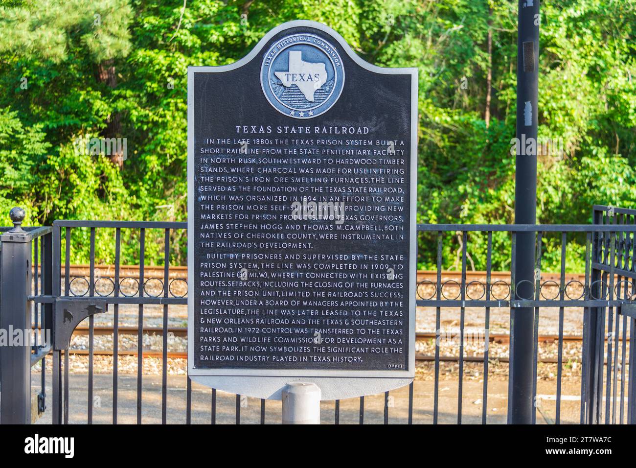 Historisches Schild und Markierung im Rusk Depot der Texas State Railroad. Dies ist auch ein State Park. Stockfoto