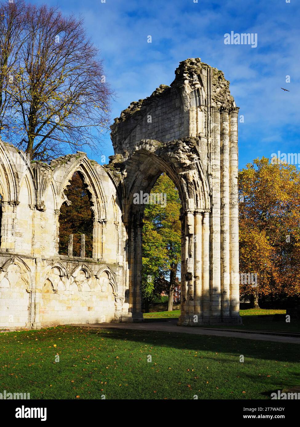 Ruinen der St Marys Abbey in Museum Gardens City of York Yorkshire England Stockfoto