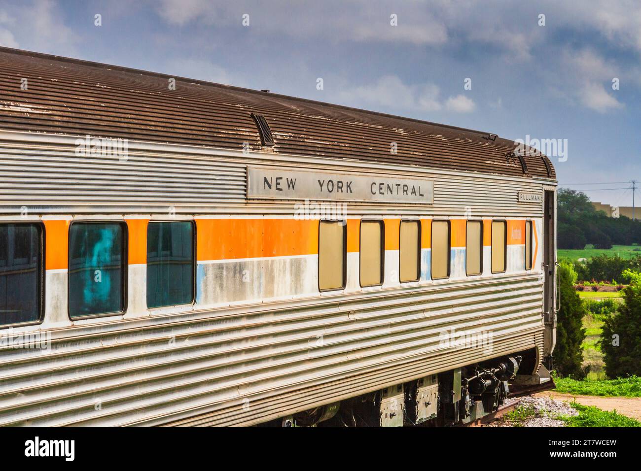 Oldtimer, viele aus den 1920er Jahren, im Austin Steam Train Yard im Cedar Park, Austin. Aktive Fahrzeuge wurden renoviert. Stockfoto