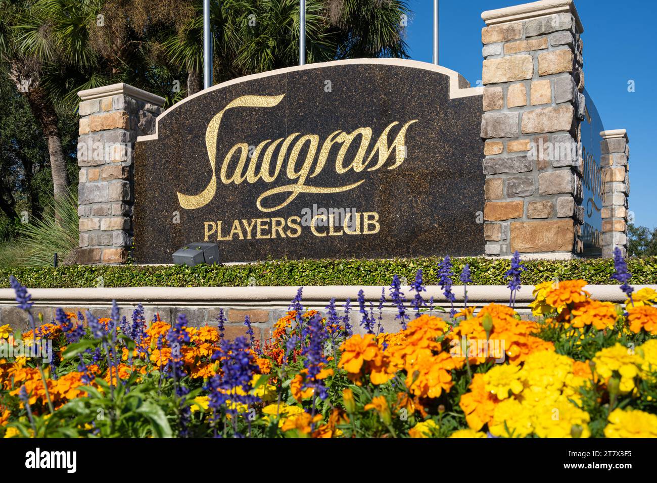 Eintrittsschild zum Sawgrass Players Club, Heimstadion DER PLAYERS Golf Championship, entlang der malerischen Florida A1A in Ponte Vedra Beach, Florida. (USA) Stockfoto