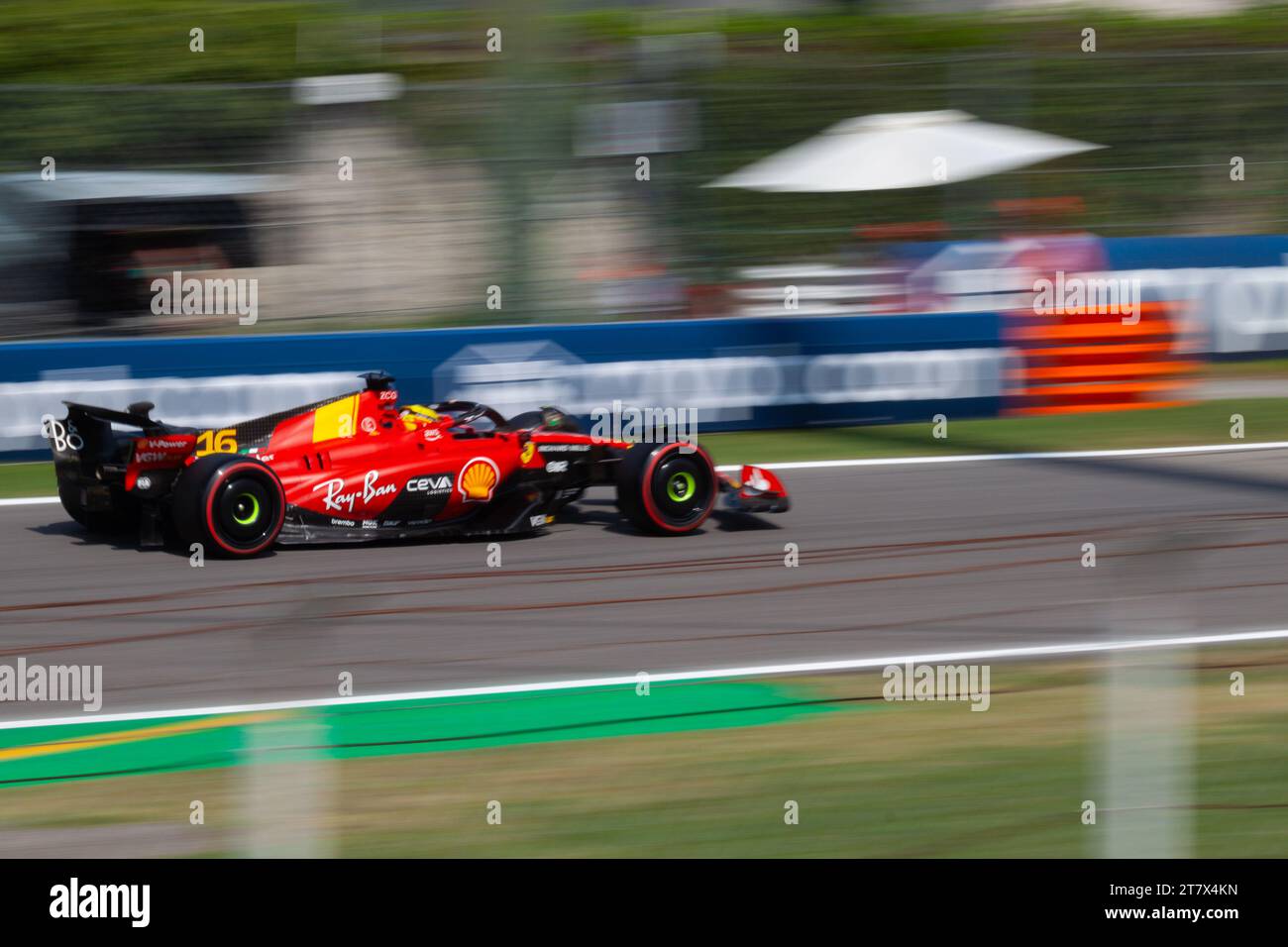 Ferrari-Fahrer Charles Leclerc (MCO) in Monza während des italienischen GP mit IS SF-23 in der Roggia-Chikane. RP3 Samstag, 2. September 2023 Stockfoto