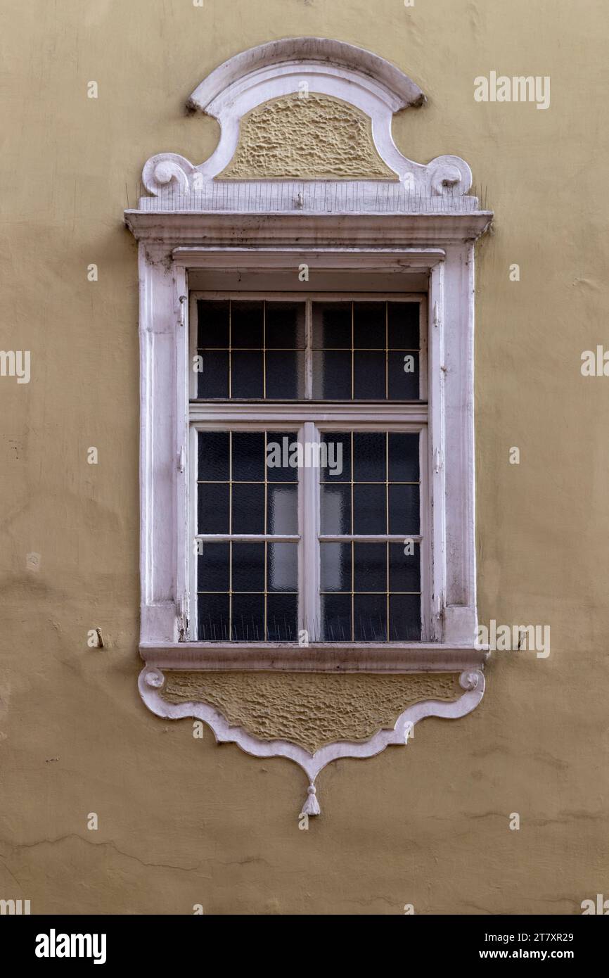 Detail des Fensters in der Altstadt von Bozen (Bozen), Bezirk Bozen, Sudtirol (Südtirol), Italien, Europa Stockfoto