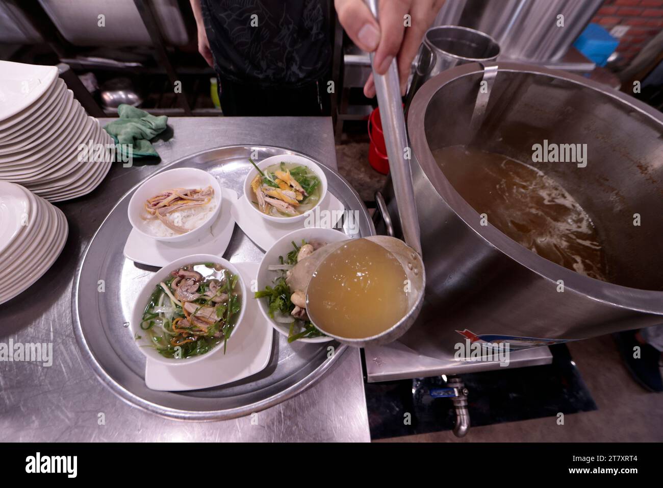 Pho GA (vietnamesische Hühnernudelsuppe), beliebtes Restaurant, Vung Tau, Vietnam, Indochina, Südostasien, Asien Stockfoto