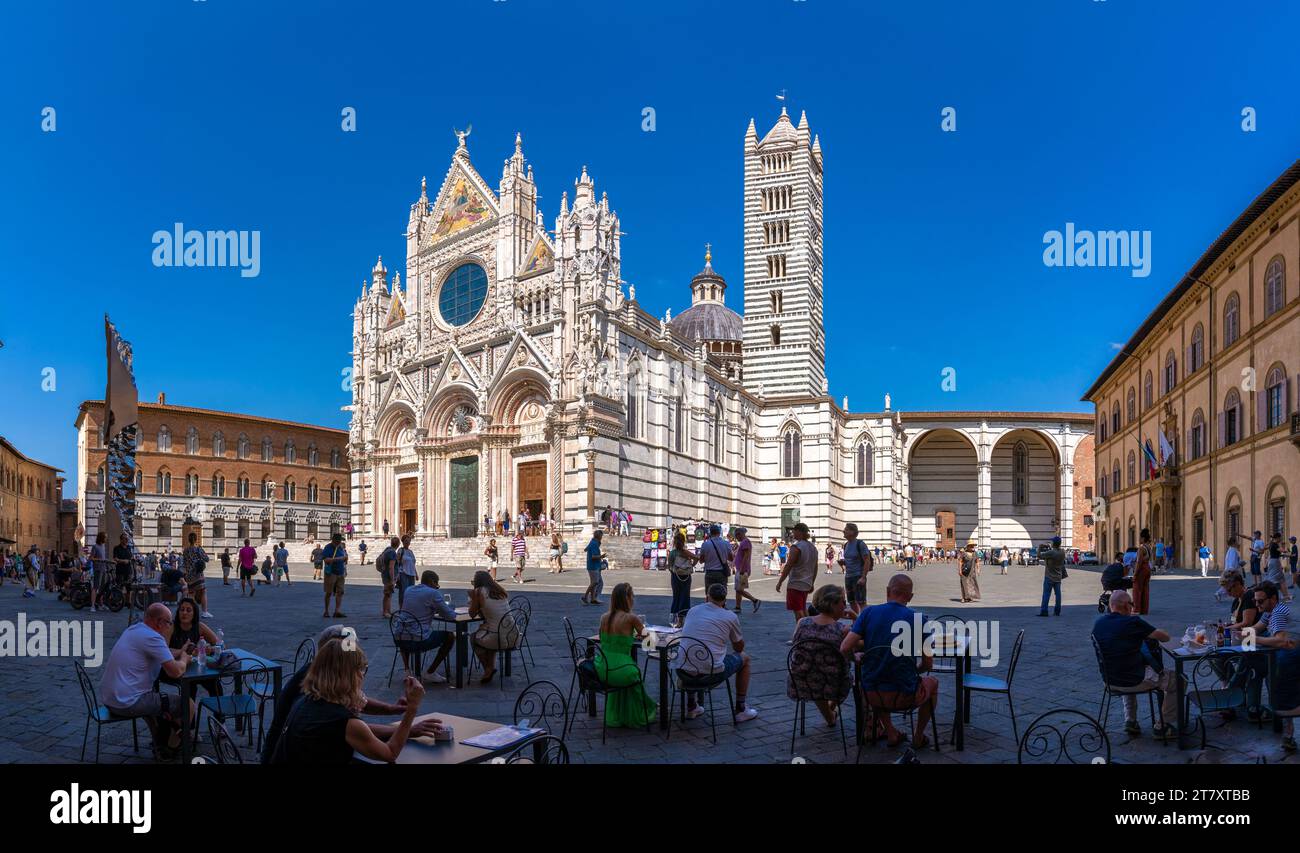 Blick auf den Dom von Siena (Kathedrale), UNESCO-Weltkulturerbe, Siena, Toskana, Italien, Europa Stockfoto