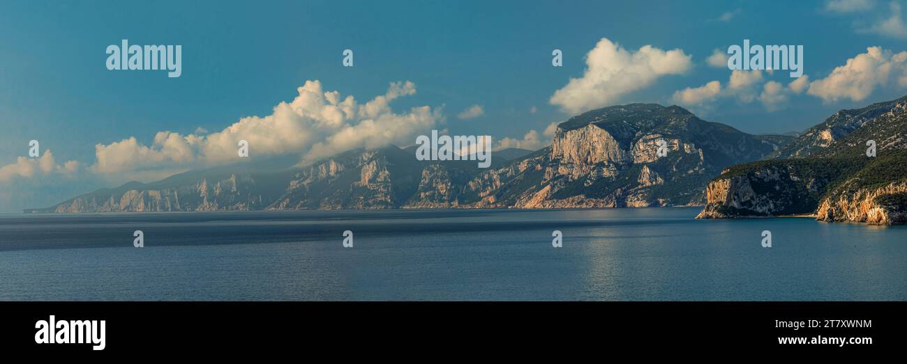 Küste von Gennargentu und Nationalpark Golfo di Orosei, Sardinien, Italien, Mittelmeer, Europa Stockfoto
