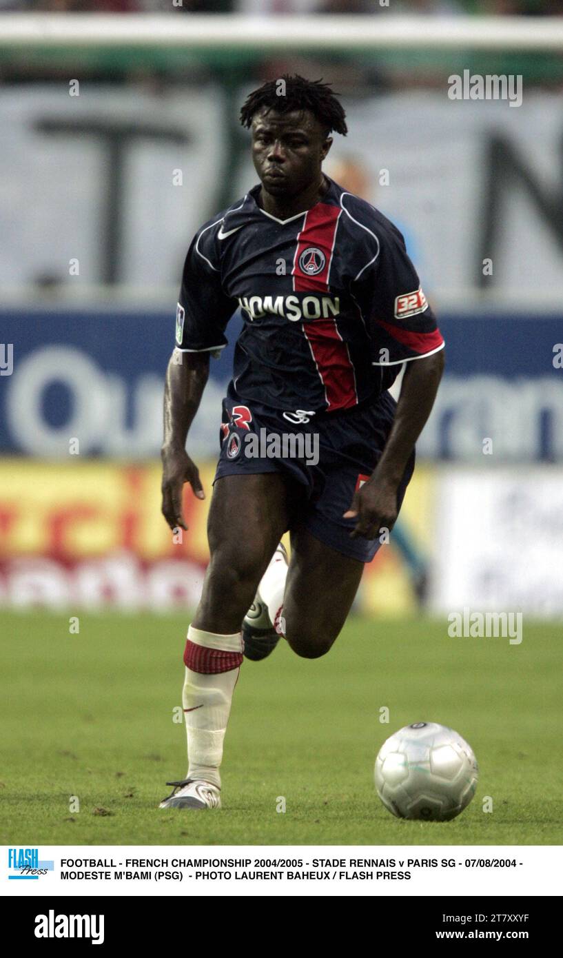 FUSSBALL - FRANZÖSISCHE MEISTERSCHAFT 2004/2005 - STADE RENNAIS / PARIS SG - 07/08/2004 - MODESTE M'BAMI (PSG) - FOTO LAURENT BAHEUX / FLASH PRESS Stockfoto