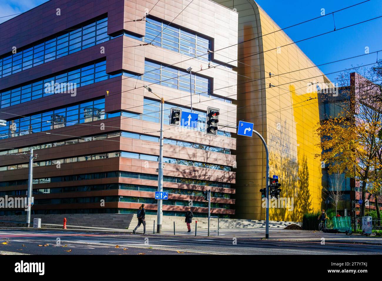 Wrocław, Polen - 16.11.2023: Das nationale Musikforum ist ein großer Konzertsaal, in dem bedeutende Ensembles und Festivals in der Stadt stattfinden Stockfoto