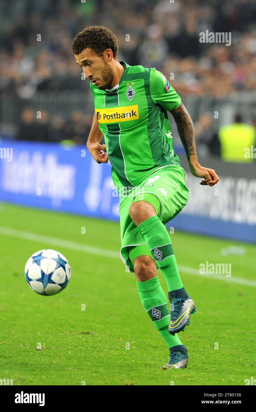 Fabian Johnson vom VfL Borussia Monchengladbach kontrolliert den Ball während des Fußballspiels der UEFA Champions League Gruppe D zwischen Juventus FC und VfL Borussia Monchengladbach am 21. Oktober 2015 im Juventus-Stadion in Turin. Foto Massimo Cebrelli / DPPI Stockfoto