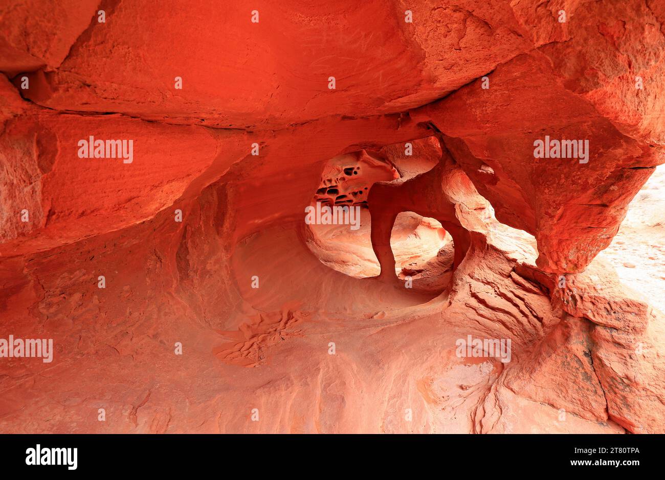 Fire Cave und Windstone Arch - Valley of Fire State Park, Nevada Stockfoto