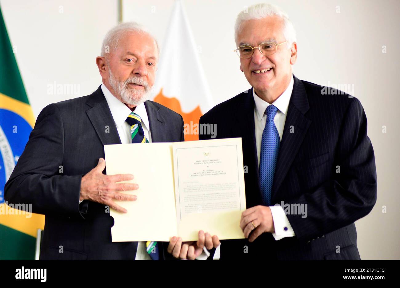 Brasilia DF, 11/17/2023 Lula/Delivery/of/Credentials/to/Ambassadors Brasilia DF, 11/17/2023 Lula/Delivery/of/Credentials/to/Ambassadors - Präsident Lula nahm an diesem Freitag, 17. An der Zeremonie zur Übergabe von Mandaten an 13 Botschaften Teil. Auf den Fotos die Botschafter der Republik Slowenien, Mateja KraÄun aus Katar, Ahmad Mohammed Al-Shebani aus Libyen, Osama Ibrahim Ayad Sawan Irland, Fiona Flood European Union, Marian Schuegraf Sambia, Glynne Namulula Michelo Ukraine, Andrii Melnyk Deutschland, Bettina Cadenbach Zypern, Vasilios Philippou Ungarn, Miklos Tamas Halmai Frankreich, Emma Stockfoto