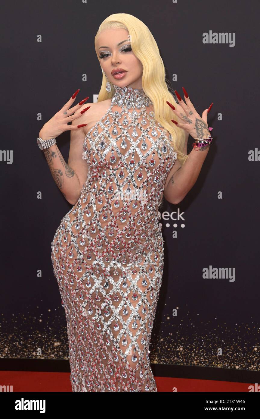 Katja Krasavice bei der 75. Bambi-Verleihung 2023 in der Bavaria Filmstadt. München, 16.11.2023 Stockfoto