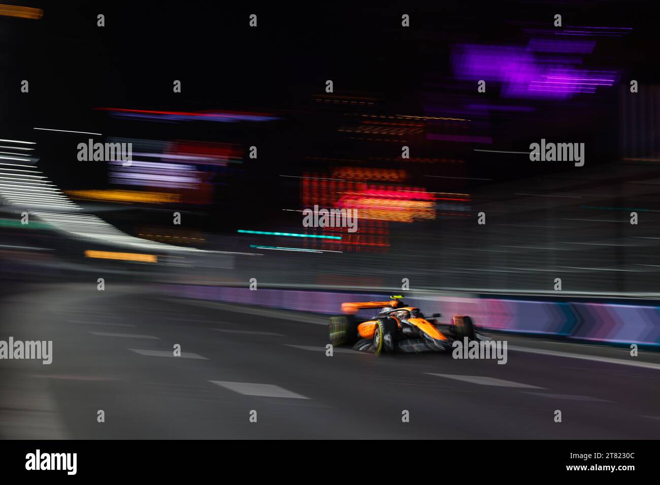 Las Vegas, USA. November 2023. 04 NORRIS Lando (gbr), McLaren F1 Team MCL60, Action während des Formel 1 Heineken Silver Las Vegas Grand Prix 2023, 21. Runde der Formel 1 Weltmeisterschaft 2023 vom 17. Bis 19. November 2023 auf dem Las Vegas Strip Circuit, in Las Vegas, USA Credit: Unabhängige Fotoagentur/Alamy Live News Stockfoto