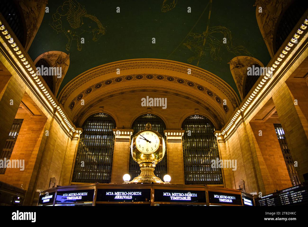 Die berühmte Uhr auf dem Informationsstand im Grand Central Terminal Main Concourse - Manhattan, New York City Stockfoto