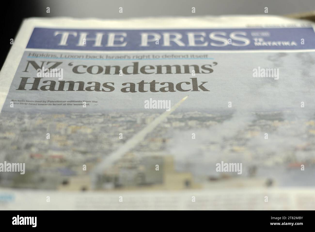 Christchurch, Neuseeland, 9. Oktober 2023: Schlagzeilen in der Presse für den Angriff am 7. Oktober in Israel: Neuseeland verurteilt den Angriff der Hamas Stockfoto