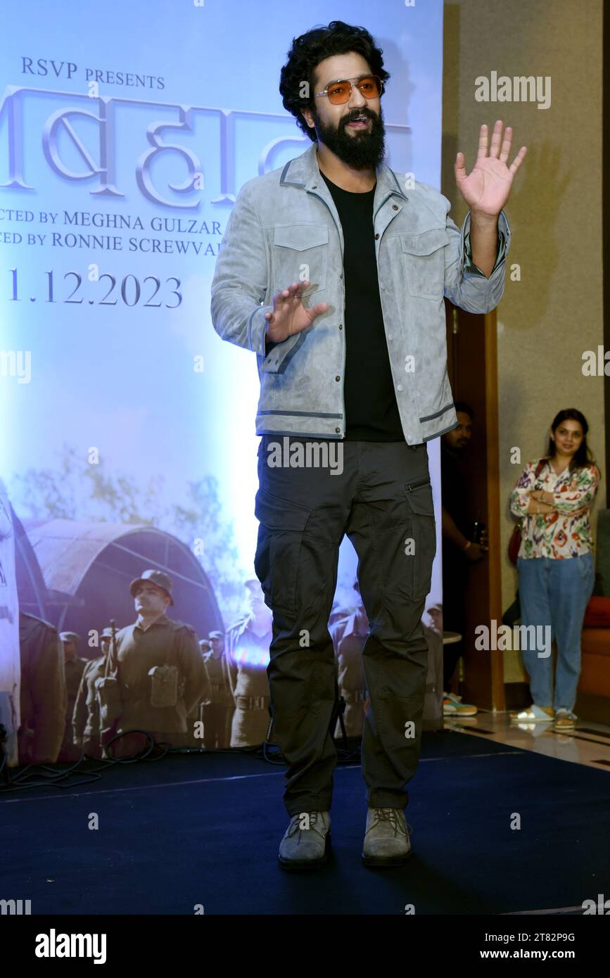 Kalkutta, Indien. November 2023. Der Bollywood-Schauspieler Vicky Kaushal nahm am 17. November 2023 an der Filmförderung Sam Bahadur in Kalkutta Teil. (Foto: Debajyoti Chakraborty/NurPhoto)0 Credit: NurPhoto SRL/Alamy Live News Stockfoto