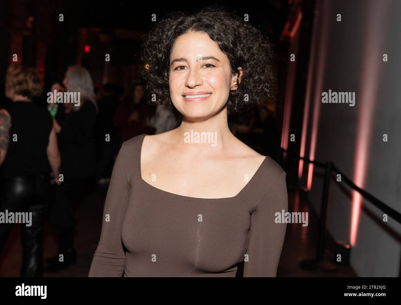 Ilana Glazer nimmt am 17. November 2023 an der Fundraising-Party Solidarity Night der Union Solidarity Coalition im Pioneer Works Theater in New York Teil Stockfoto