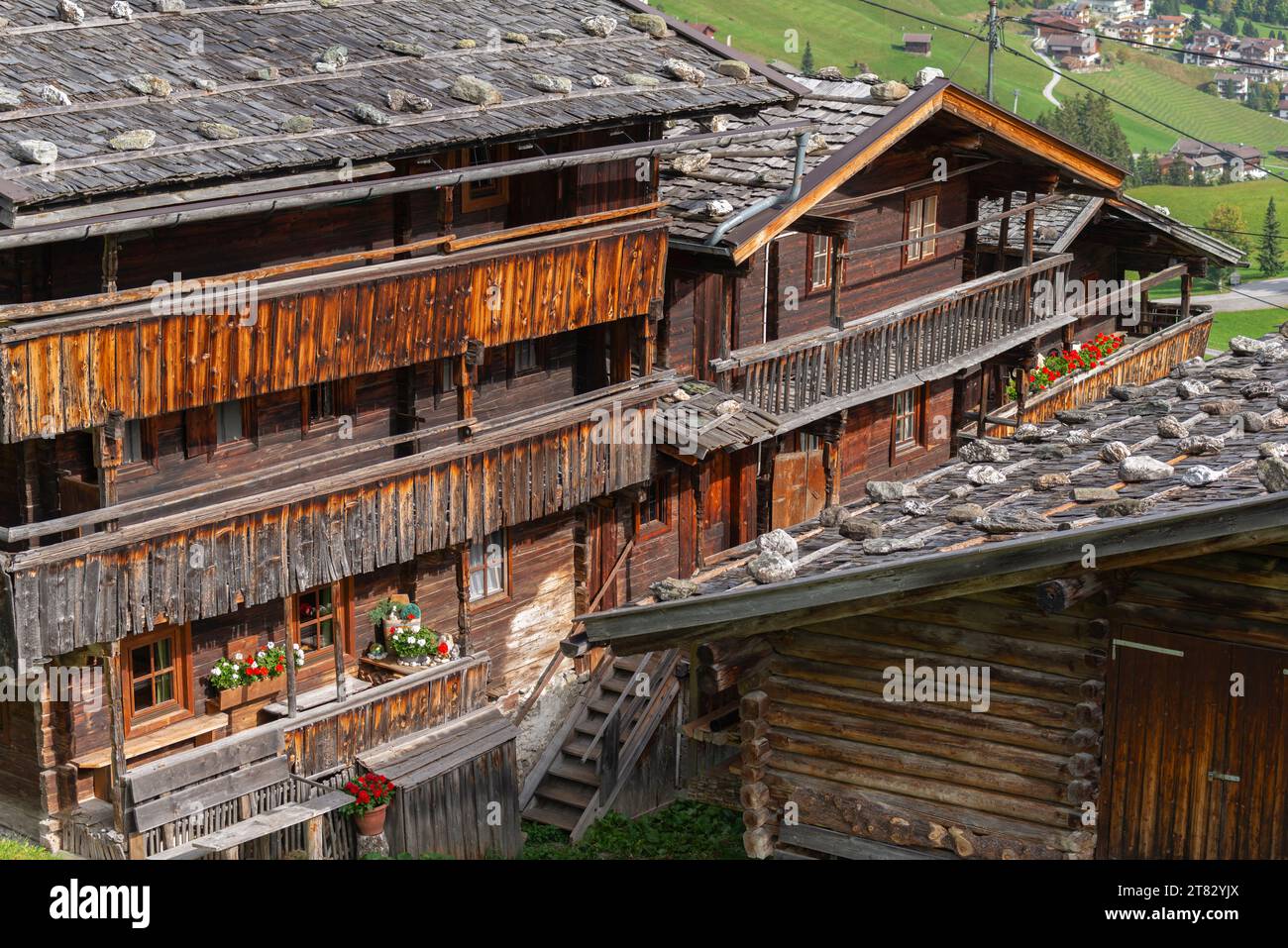 Kulturelles und historisches Erbe, denkmalgeschützte Bauten im Weiler Gemais, Tuxer Tal, Zillertaler Alpen, Tirol, Österreich Stockfoto