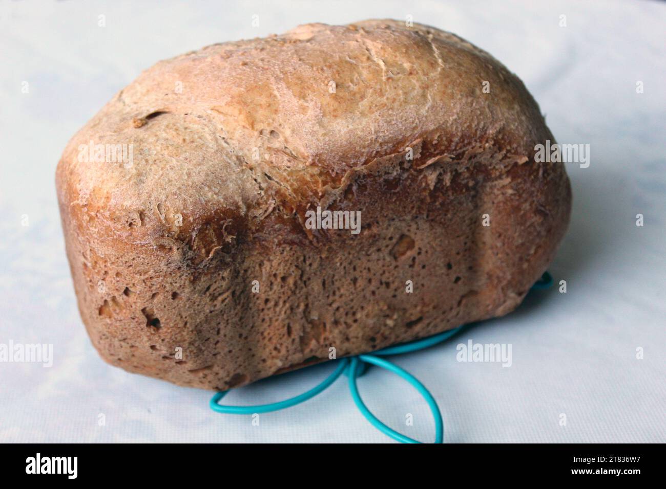 Das hausgemachte Brot in der Brotbackmaschine Stockfoto