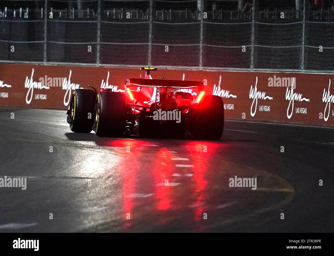 17. November 2023, Las Vegas Street Circuit, Las Vegas, FORMEL 1 HEINEKEN SILVER LAS VEGAS GRAND PRIX 2023, im Bild Carlos Sainz Jr. (ESP), Scuderia Ferrari Stockfoto