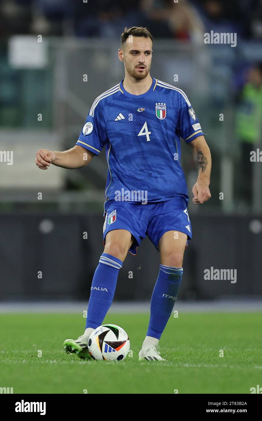 Federico Gatti aus Italien kontrolliert den Ball während der