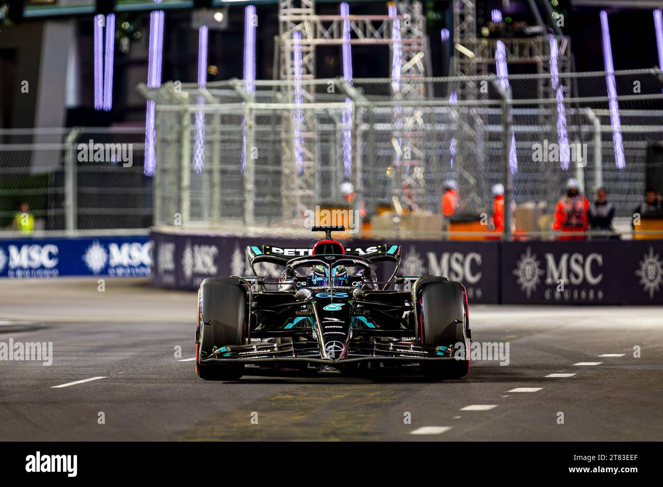 George Russell (GBR) Mercedes W14 E Leistung während der FORMEL 1 HEINEKEN SILVER LAS VEGAS GRAND PRIX 2023 - 17. Bis 19. November 2023 Las Vega, Nevada, USA Credit: Alessio de Marco/Alamy Live News Stockfoto