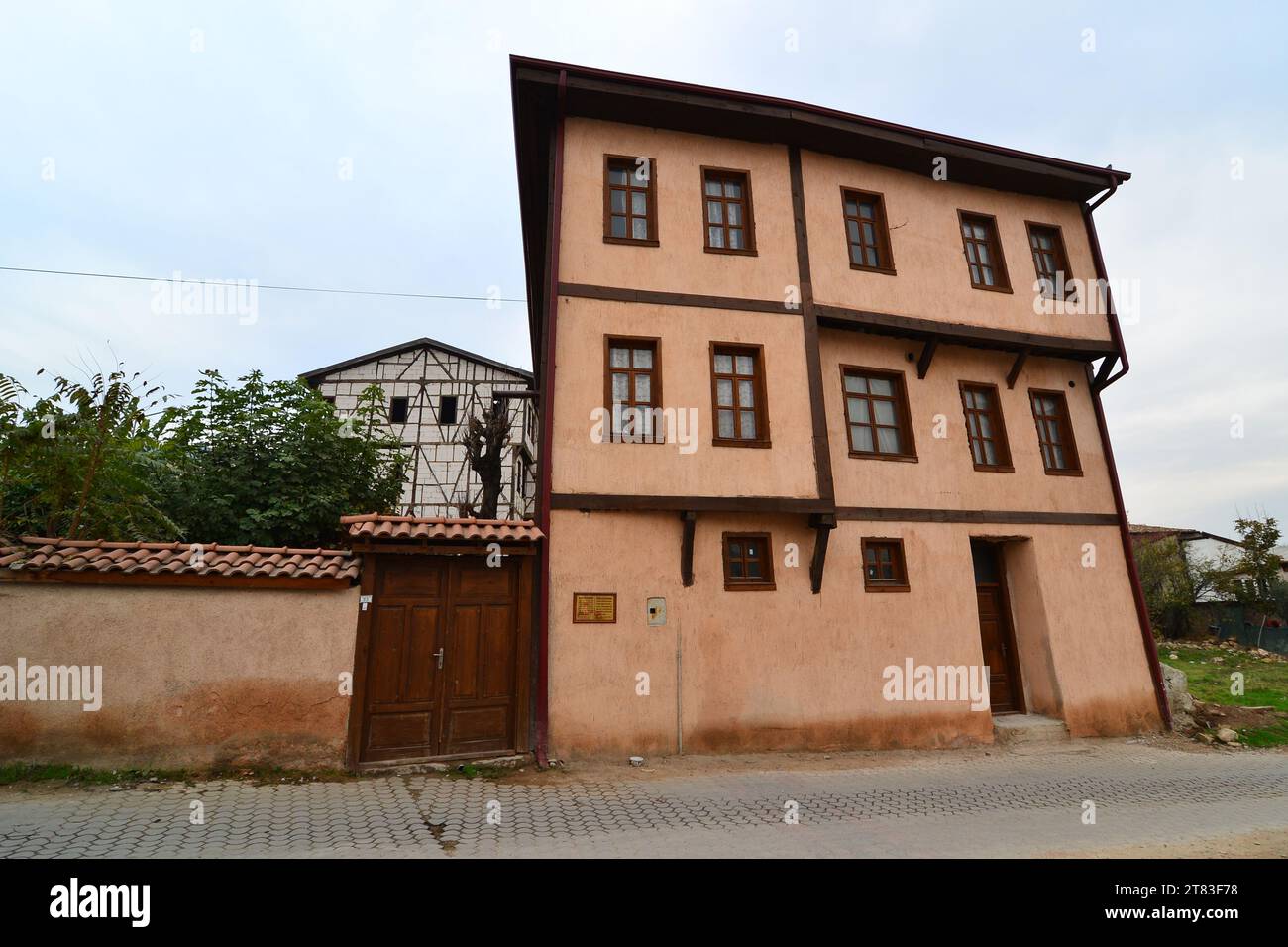Osmaneli ist eine Altstadt in Bilecik, Türkei. Es hat historische Häuser, Kirchen und Moscheen. Stockfoto