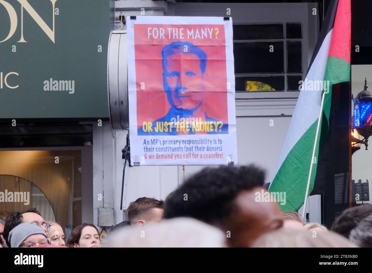 Camden, London, Großbritannien. November 2023. Pro-Palästinenser marschieren durch Camden zum Wahlkreis von Sir Keir Starmer. Quelle: Matthew Chattle/Alamy Live News Stockfoto