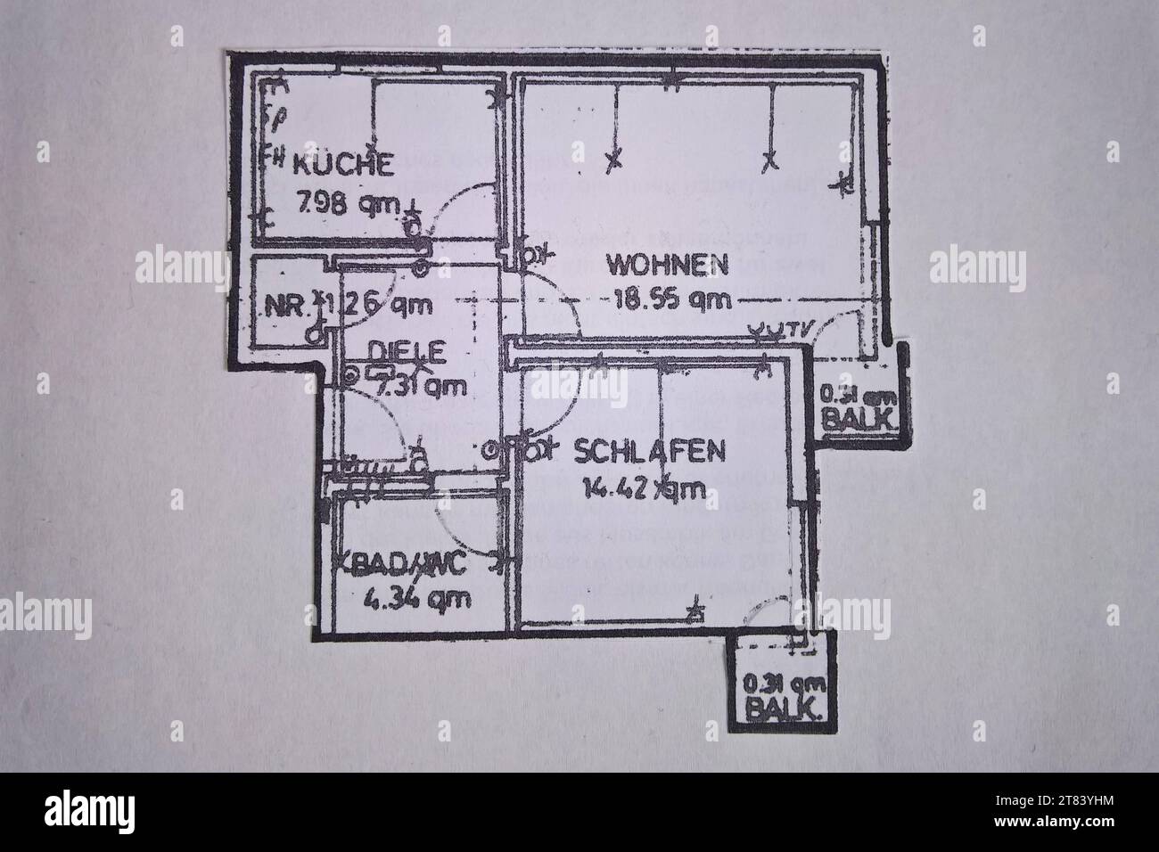 Grundriss - Plan einer Immobilie. Die Bauzeichnung zeigt die Einteilung einer Wohnung, die Aufteilung der Zimmer mit Bad, Küche, Wohnen, Schlafzimmer nach Quadratmeter, mit Übersicht der einzelnen Räume, relevant für den Immo - Verkauf und die Vermietung *** Grundriss einer Immobilie der Grundriss zeigt das Layout einer Wohnung, die Aufteilung der Zimmer mit Bad, Küche, Wohnzimmer, Schlafzimmer nach qm, mit einer Übersicht der einzelnen Zimmer, relevant für den Immobilienververkauf sowie der Mietgutschein: Imago/Alamy Live News Stockfoto